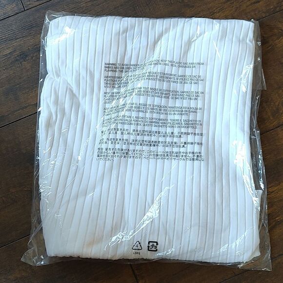 Old Navy Fitted Cropped Rib-Knit Cami Top for Women - Picture 4 of 5